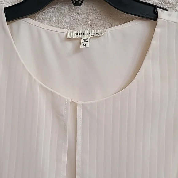 Cream sleeveless top, size medium - Picture 2 of 3